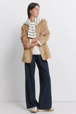 Blazer en daim synth&eacute;tique