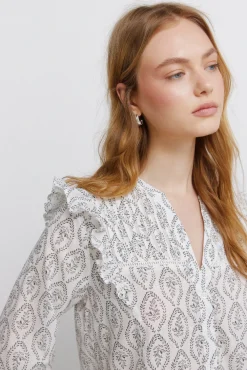 Blouse &agrave; volume et volants