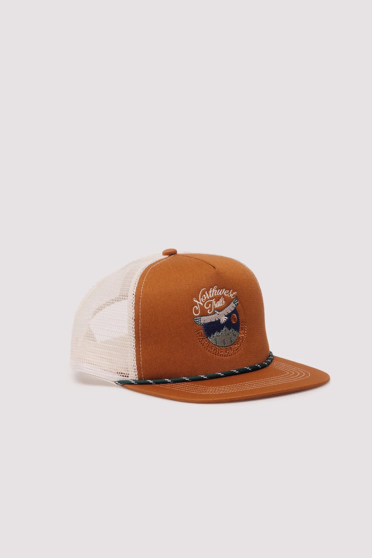 Casquette à visière plate brodée