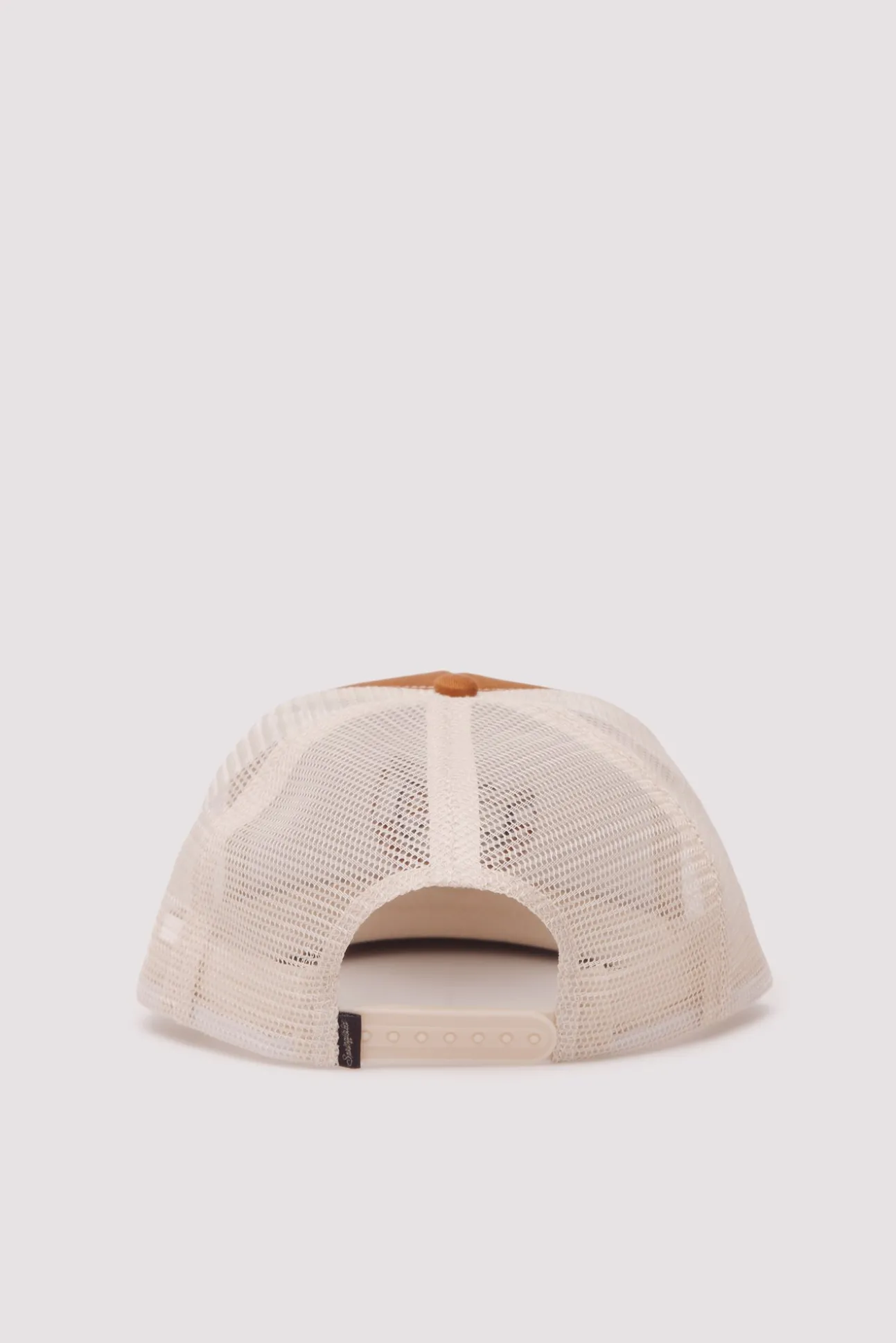 Casquette à visière plate brodée