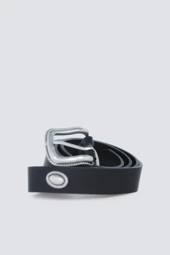 Ceinture &agrave; clous