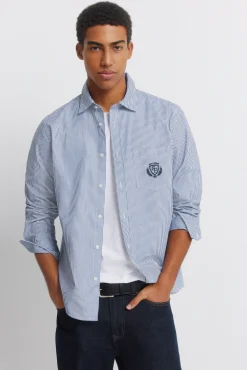 Chemise &agrave; rayures brod&eacute;e sur la poche