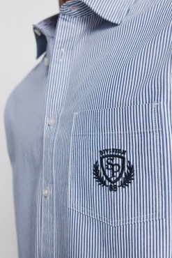 Chemise &agrave; rayures brod&eacute;e sur la poche