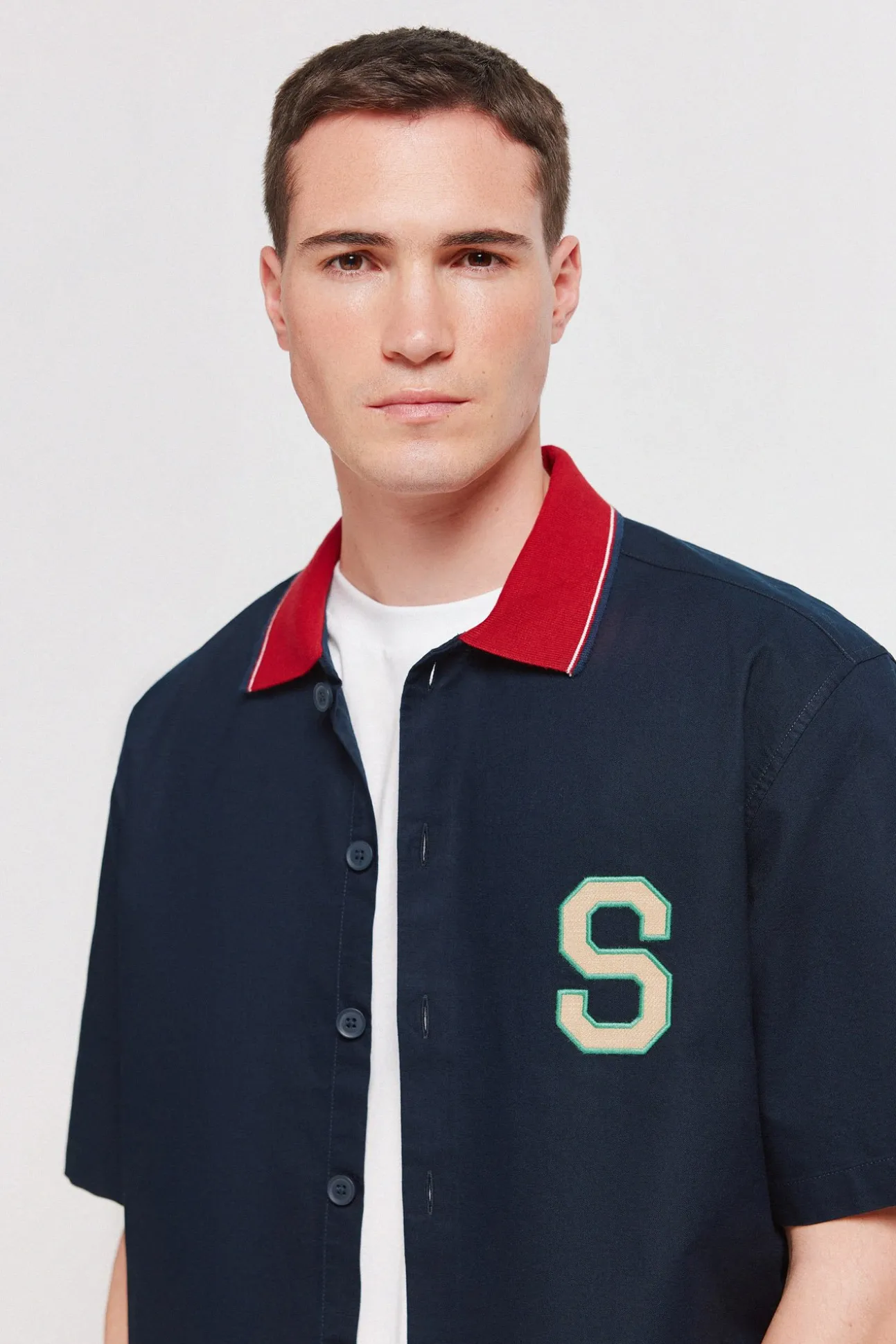 Chemise varsity manches courtes