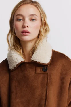 col en manteau