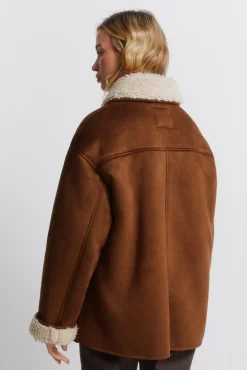 col en manteau