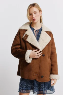 col en manteau