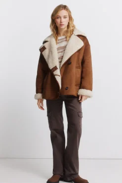 col en manteau