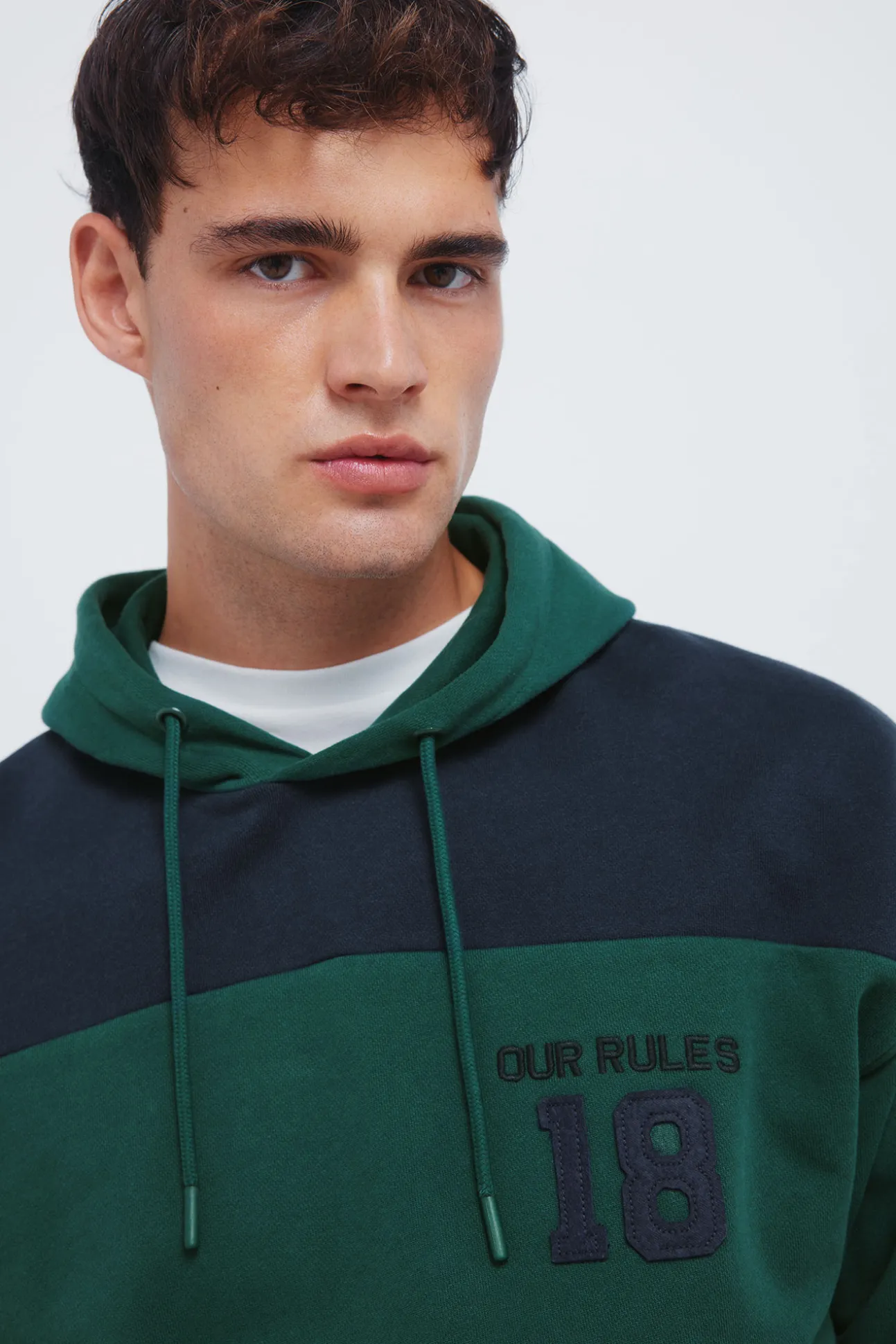 Coupes de capuche à sweat-shirt