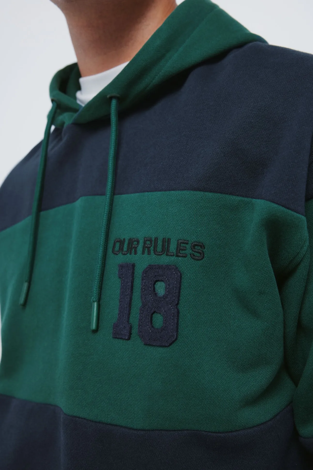 Coupes de capuche à sweat-shirt