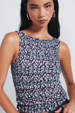 Haut ajusté à fleurs