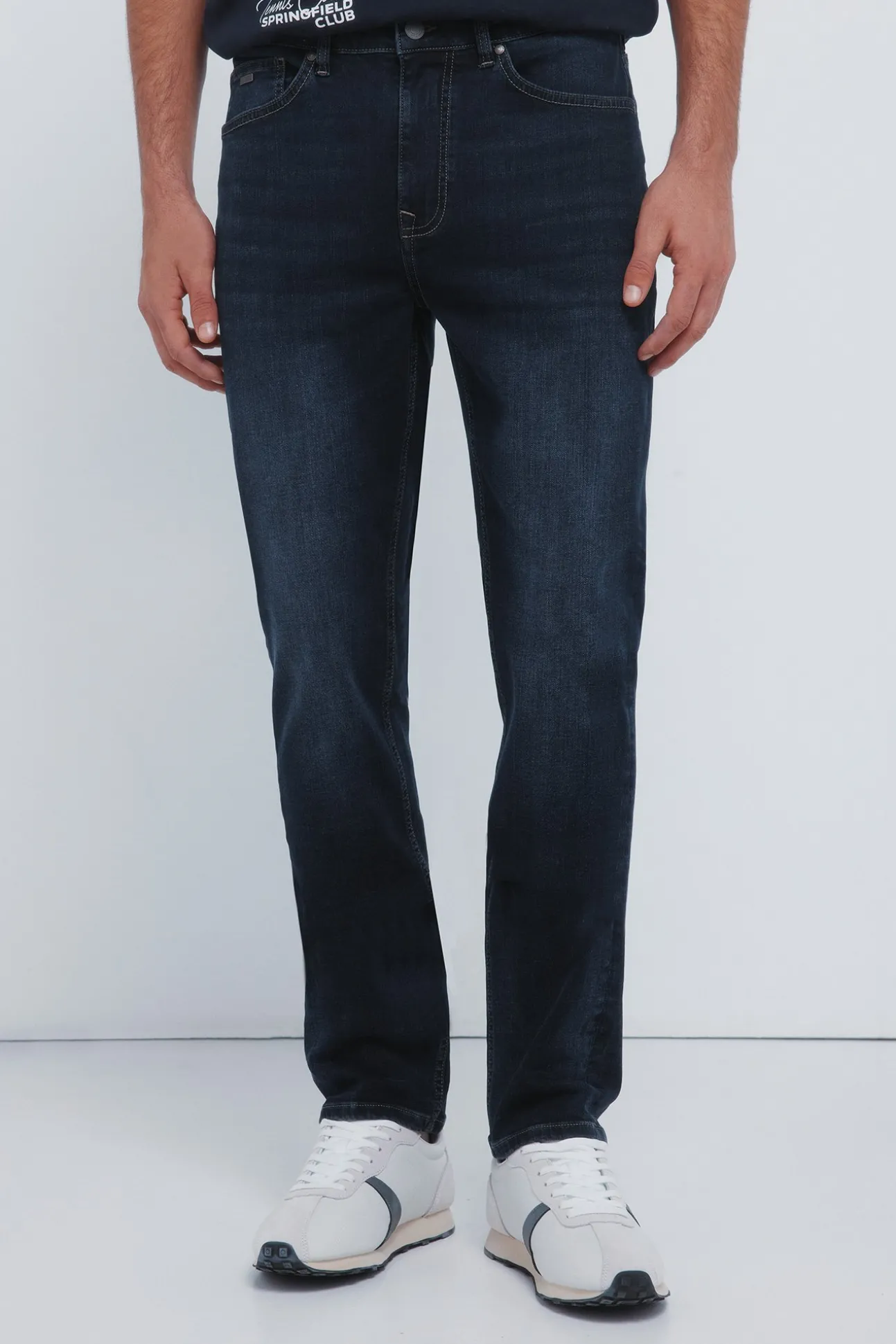 Jean slim bleu très foncé