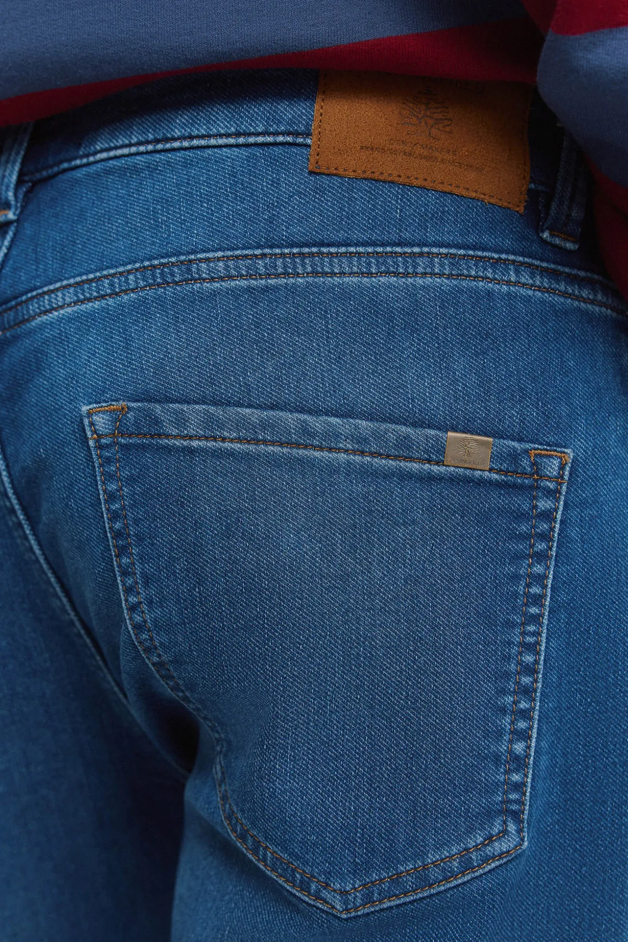 Jeans coupe slim délavé moyen