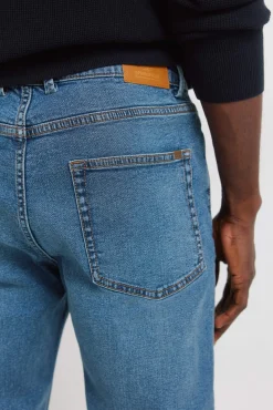 Jeans d&eacute;lavage moyen fonc&eacute; coupe skinny