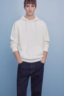 Jeans lav&eacute; d&eacute;sencoll&eacute;