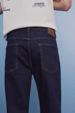 Jeans lav&eacute; d&eacute;sencoll&eacute;