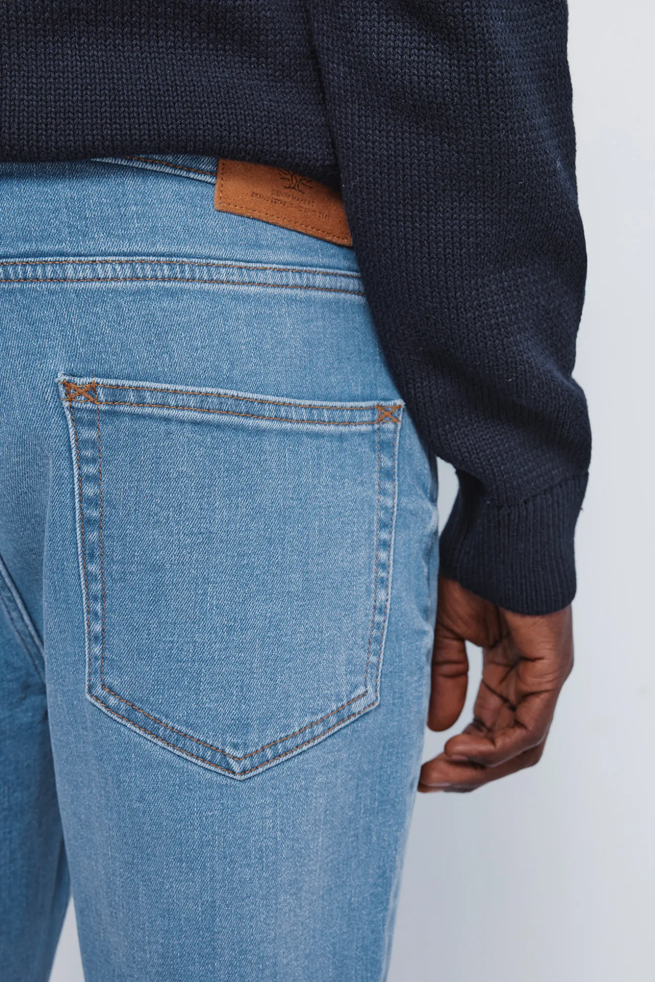 Jeans slim à délavage moyen