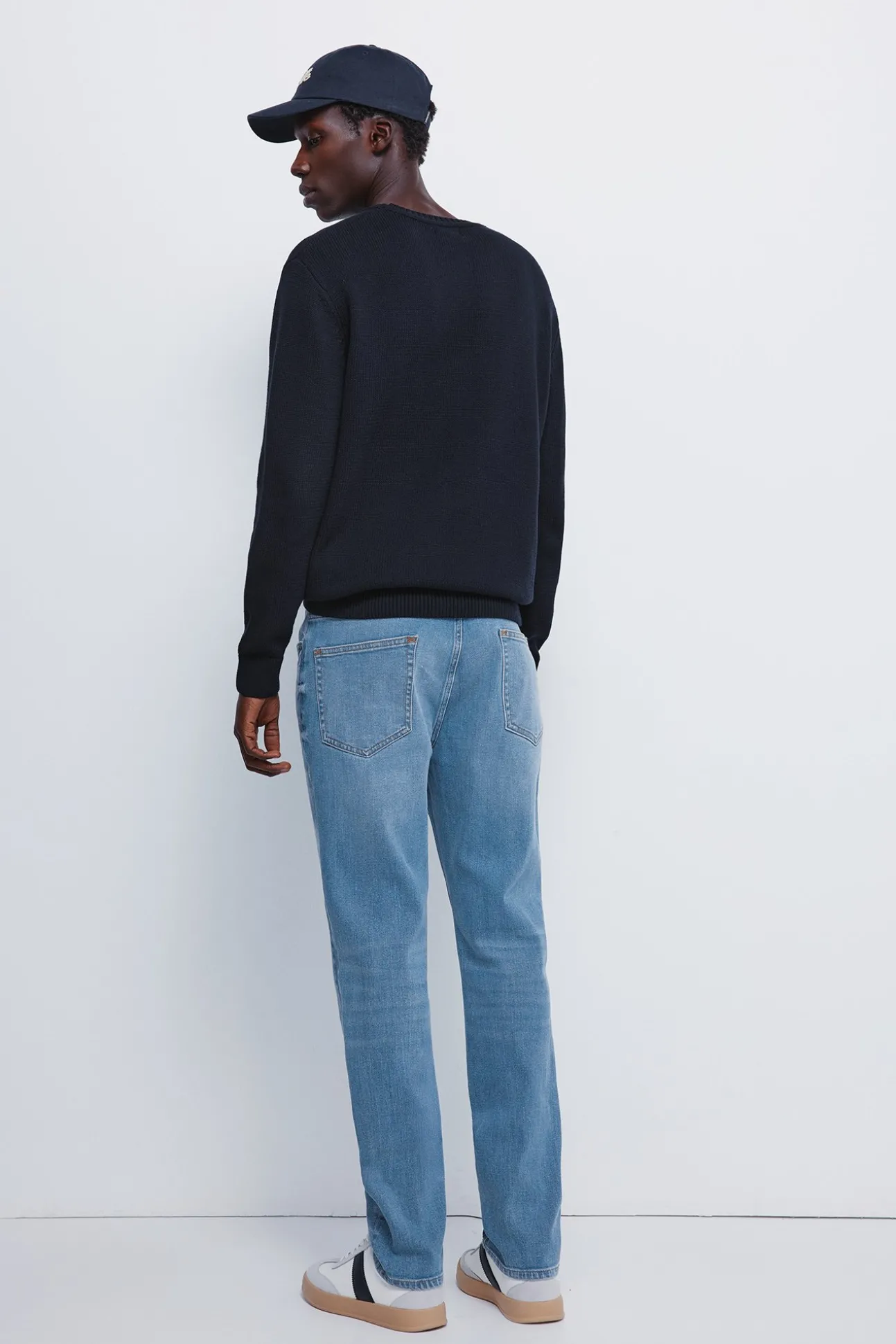 Jeans slim à délavage moyen