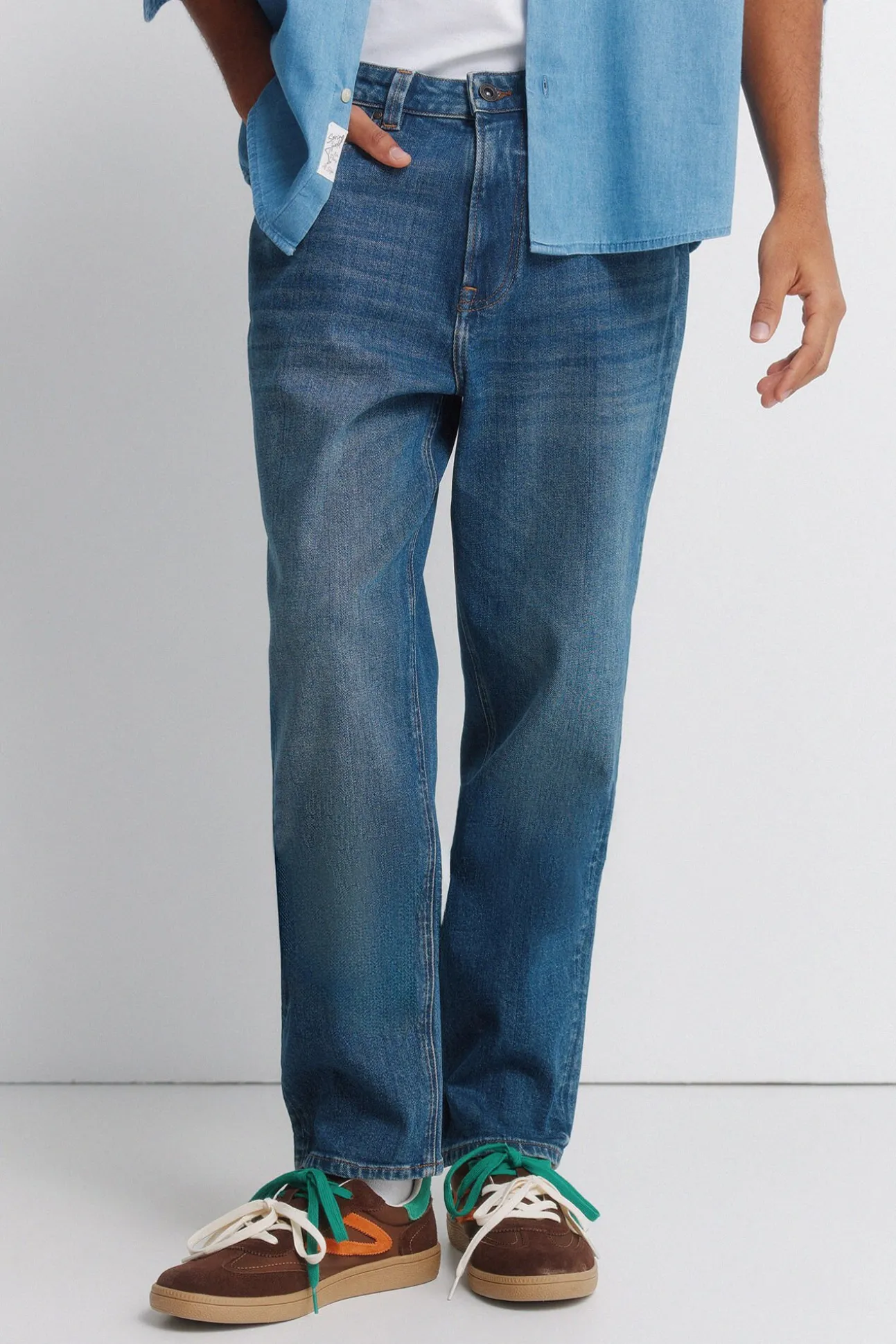 Jeans surtint coupe droite