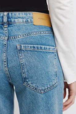 Jeans taille moyenne