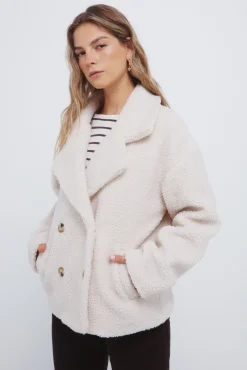 Manteau en peau de mouton &agrave; double boutonnage