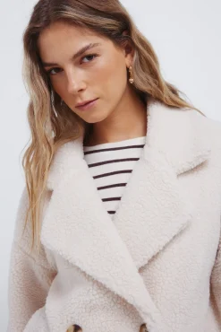 Manteau en peau de mouton &agrave; double boutonnage
