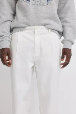 Pantalon droit &agrave; coupe d&eacute;contract&eacute;e