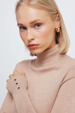 Pull col avec boutons et poignets