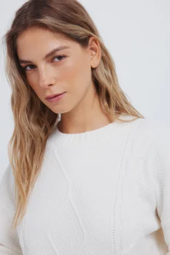 Pull en maille torsad&eacute;e pull