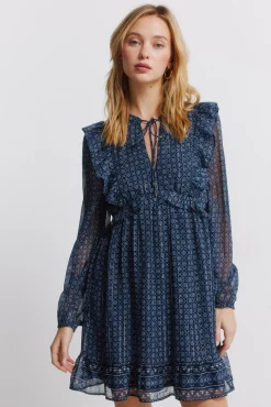 Robe courte &agrave; manches longues &agrave; volants