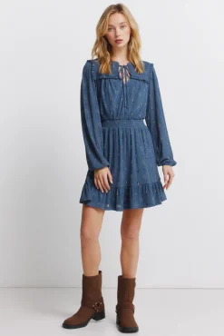 Robe courte à manches longues à volants
