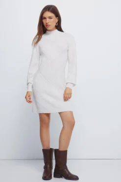 Robe courte en en maille torsad&eacute;e