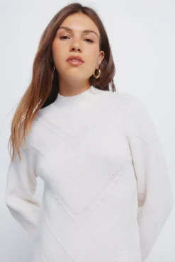 Robe courte en en maille torsad&eacute;e