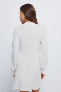 Robe courte en en maille torsad&eacute;e