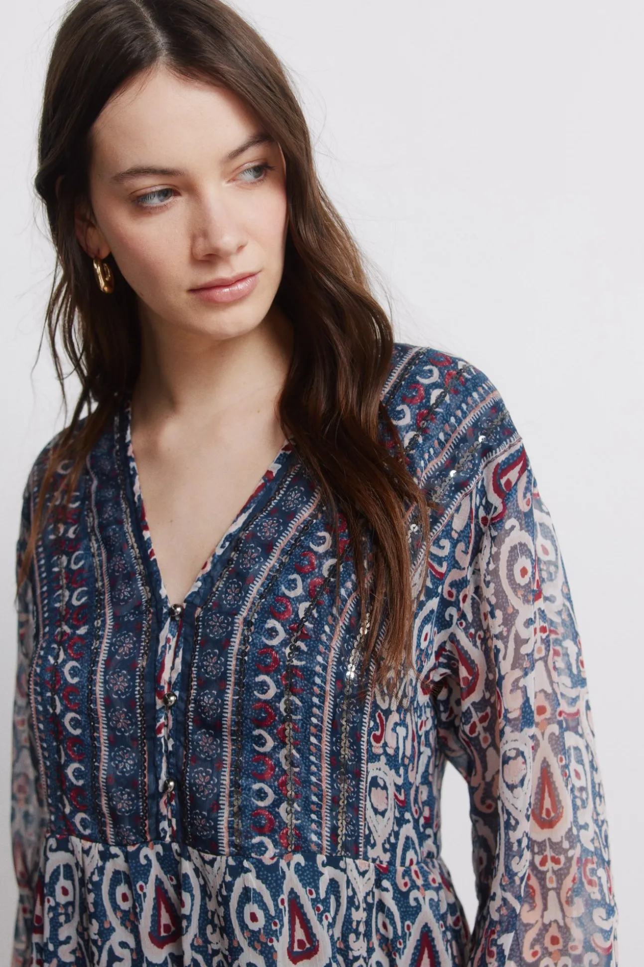 Robe courte en gaze à sequins