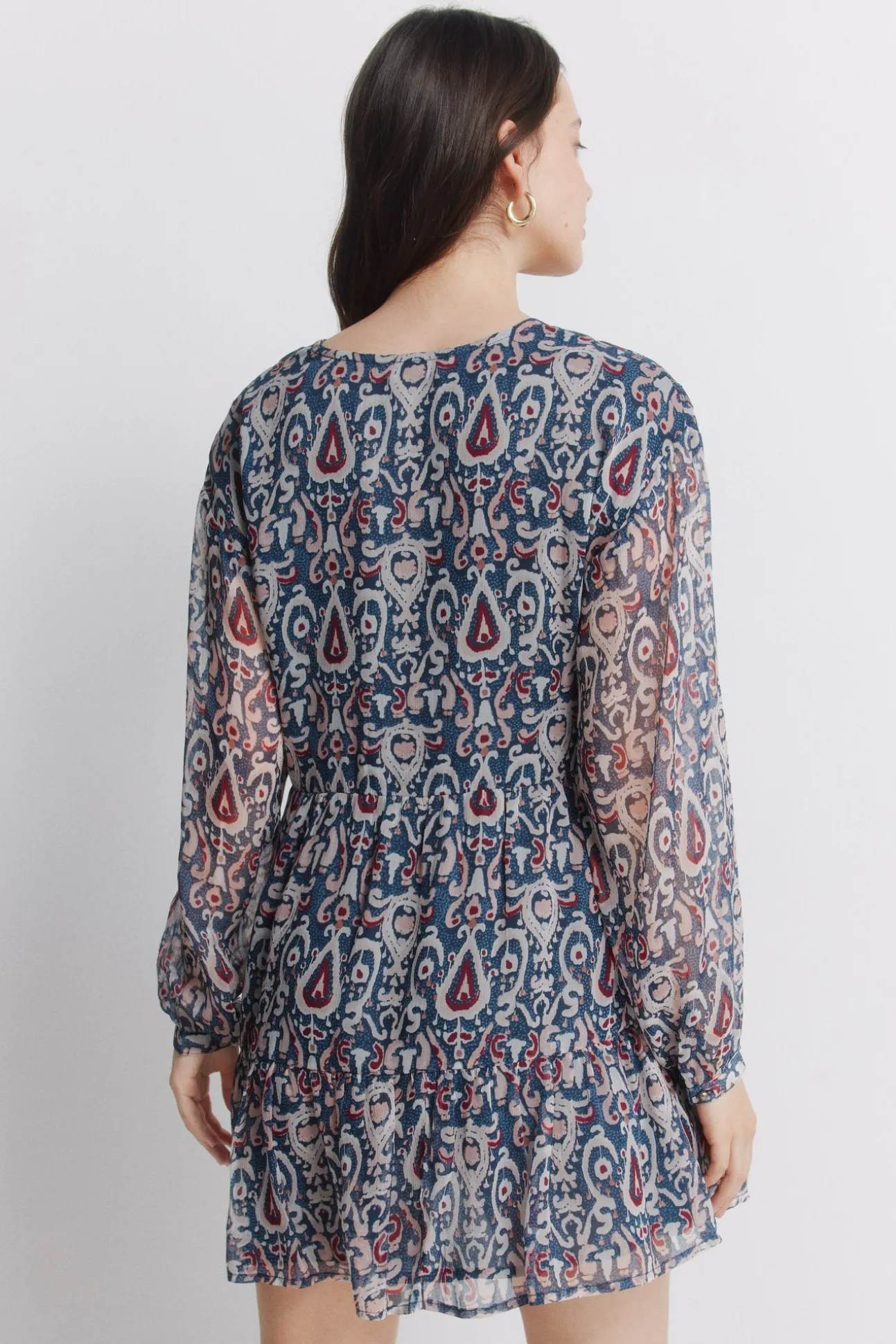 Robe courte en gaze à sequins