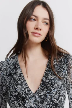Robe courte imprim&eacute;e manches longues
