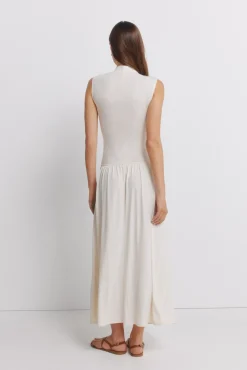 Robe fronc&eacute;e