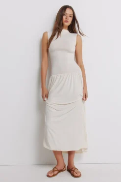 Robe fronc&eacute;e
