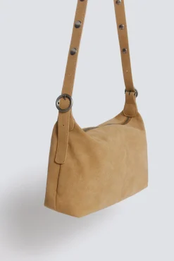 Sac bandouli&egrave;re &agrave; clous