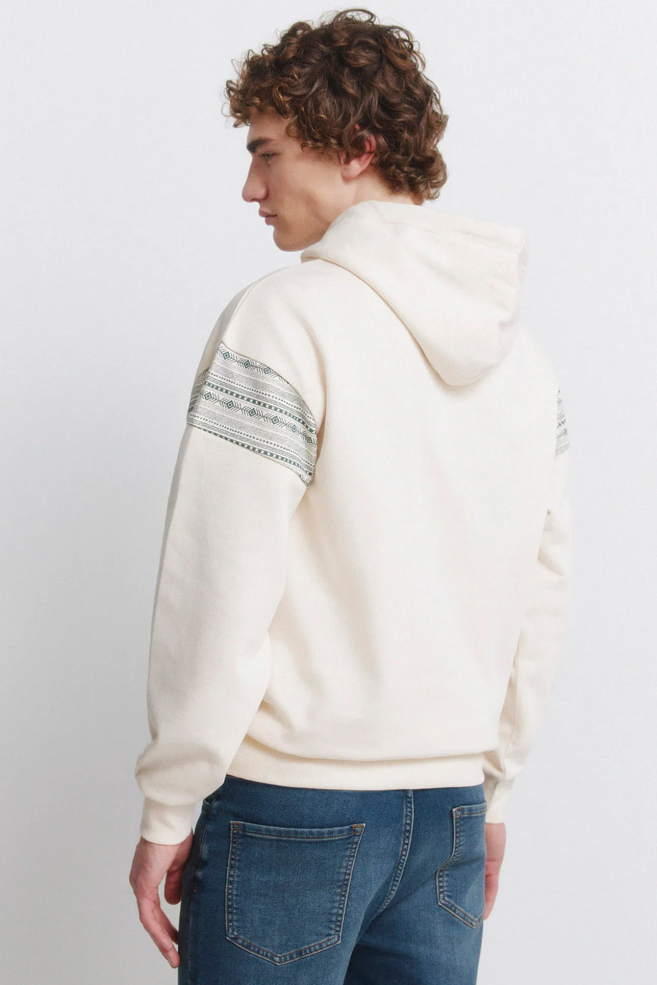 Sweat-shirt à capuche poche ethnique