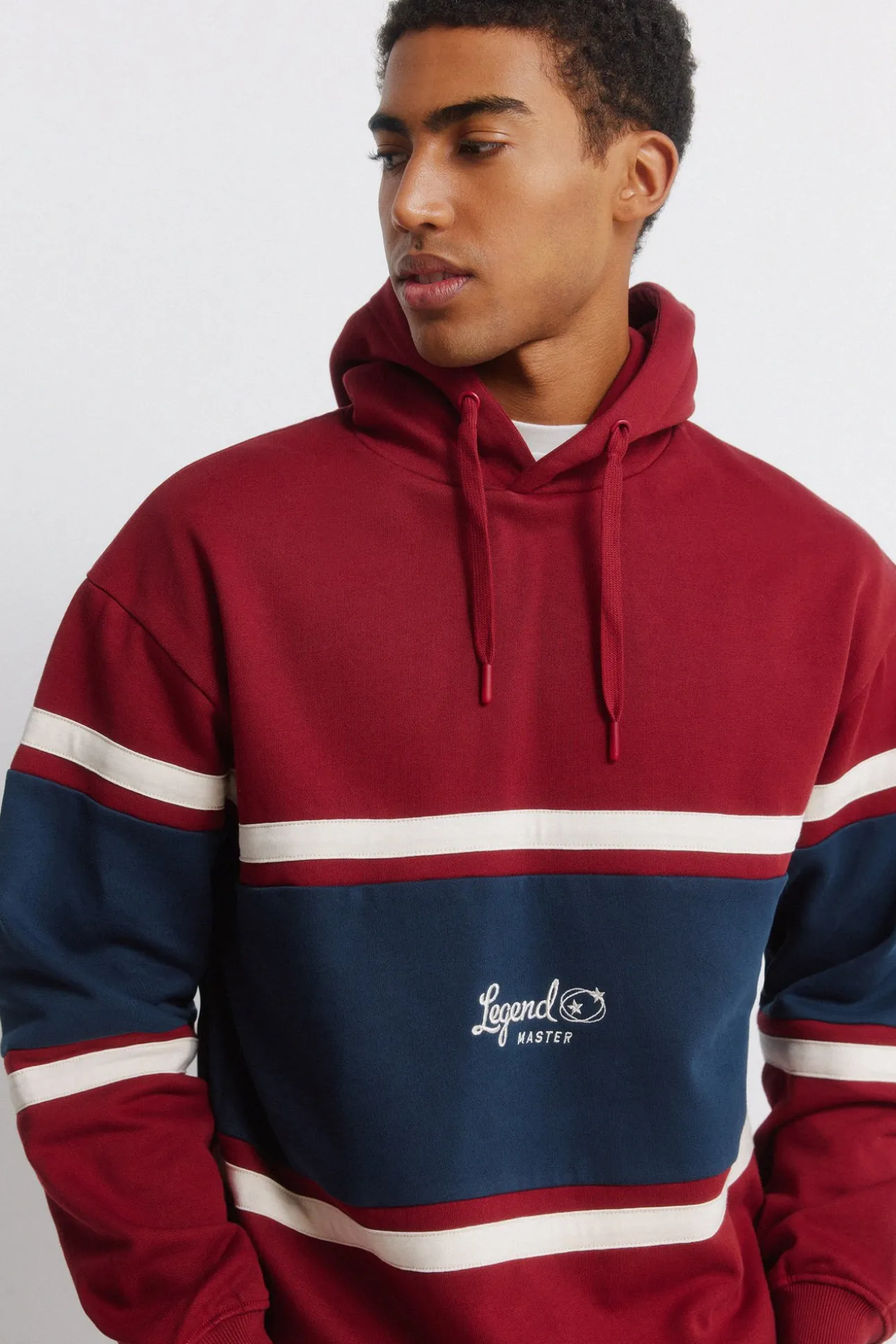 Sweat-shirt à capuche à découpes