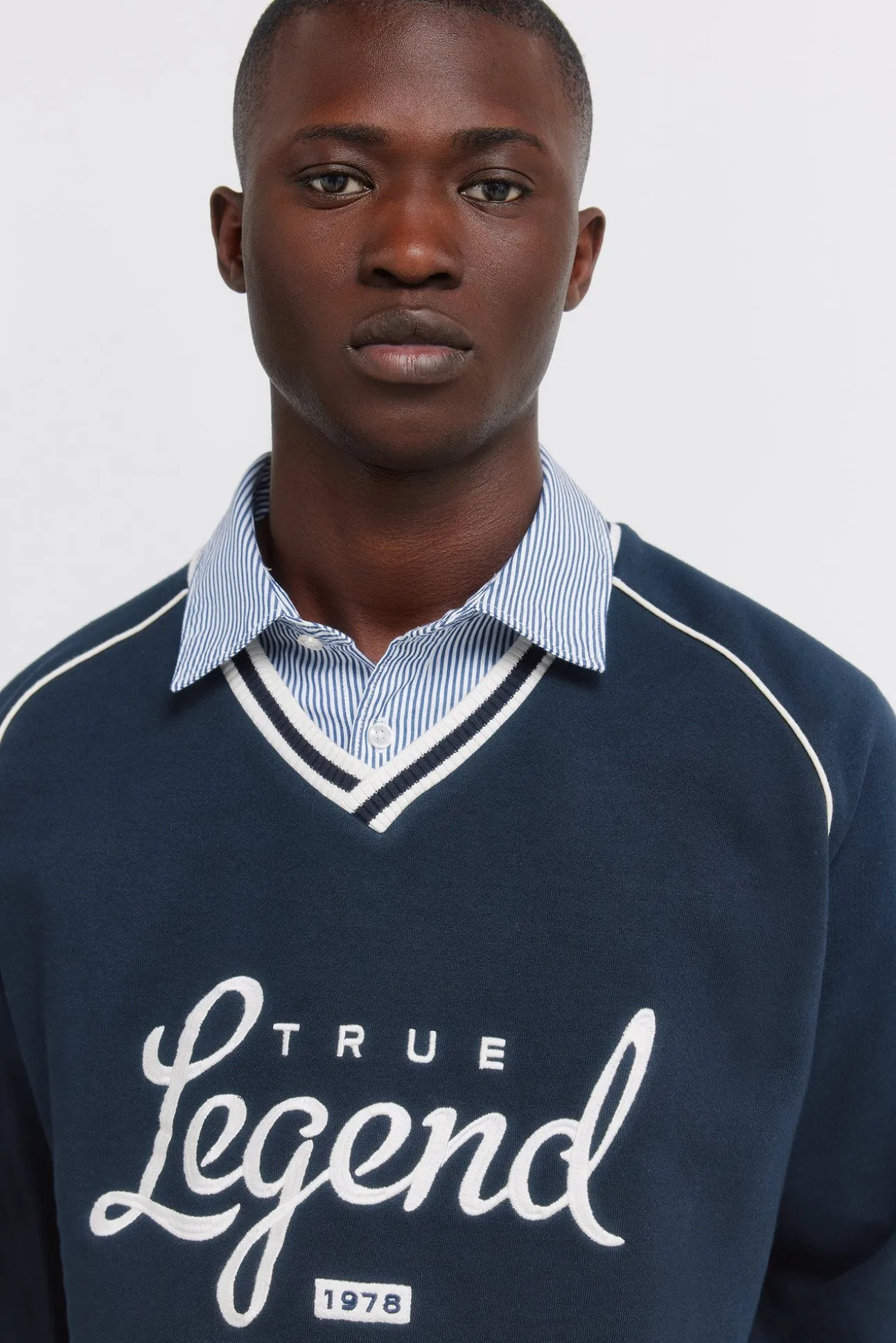 Sweat-shirt col en V Legend