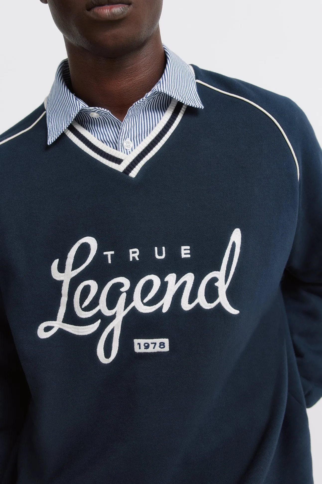 Sweat-shirt col en V Legend