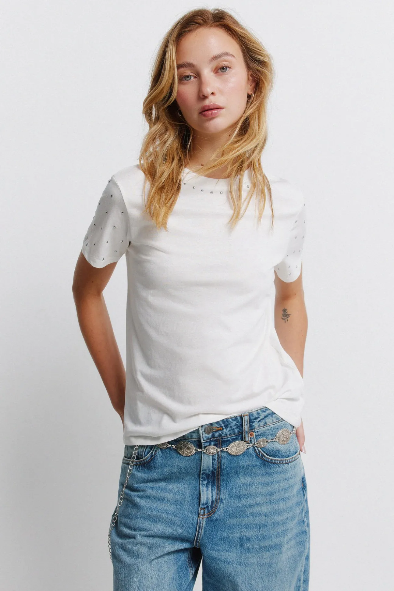 T-shirt à clous manches courtes