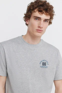 T-shirt &agrave; logos chin&eacute;