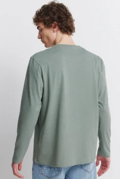 T-shirt &agrave; manches longues &agrave; double effet chin&eacute;