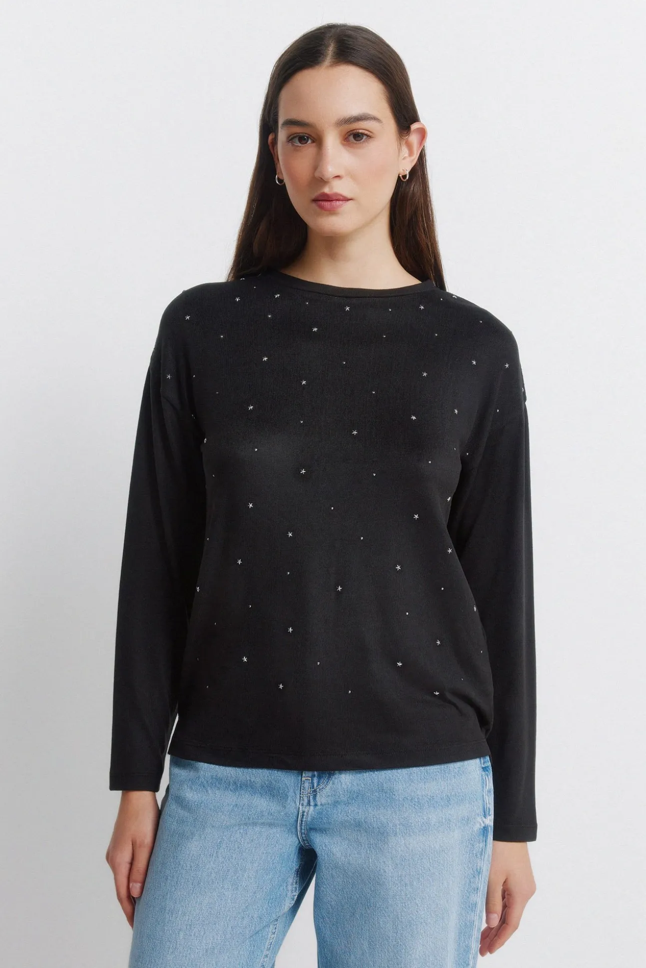 T-shirt clouté sur le devant