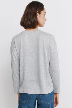 T-shirt clouté sur le devant