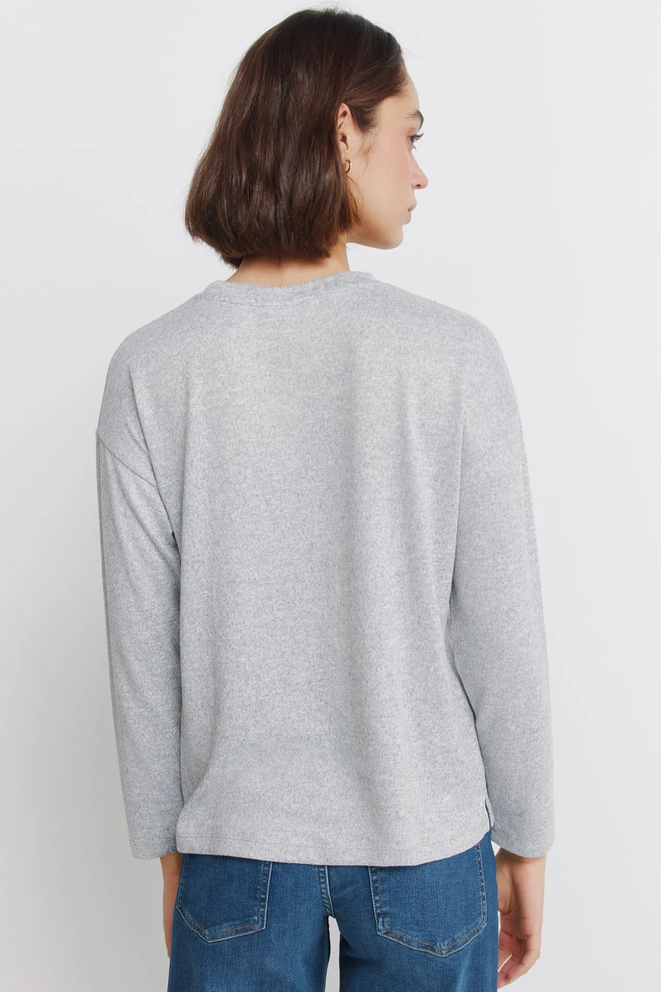 T-shirt clouté sur le devant